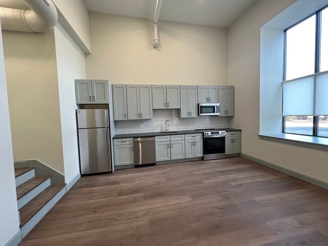 Photo - 160 Seabury St Unidad 16