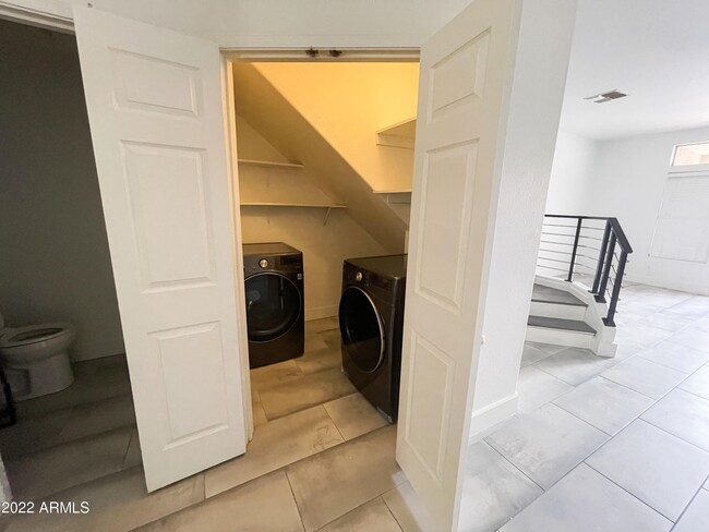 Photo - 500 N Roosevelt Ave