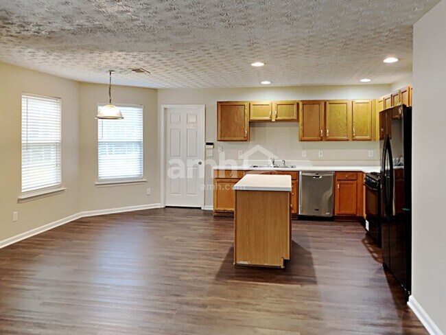 Photo - 3215 Deer Valley Dr NW