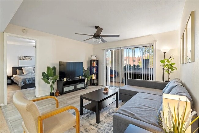 Photo - 540 N May Unit #2110