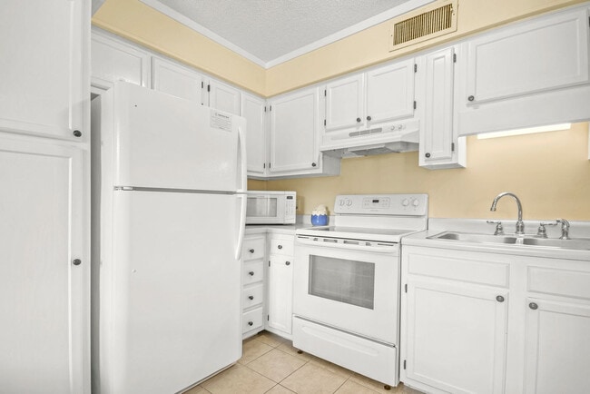 Photo - 5905 S Kings Hwy Unidad ID1356514P