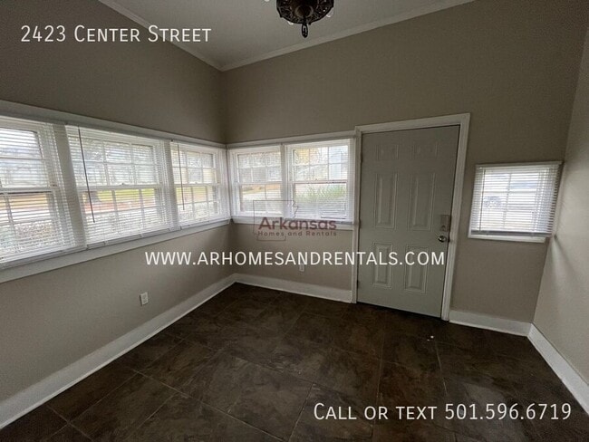 Photo - 2423 Center St