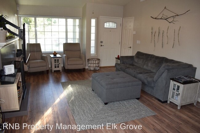 Photo - 3 br, 2 bath House - 9409 Emerald Vista Drive