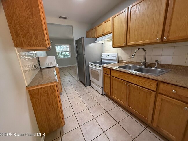 Photo - 248 Le Jeune Dr