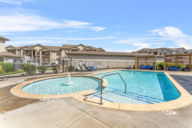 Photo - Summit Crossing