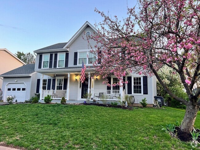 Building Photo - Gorgeous 5 Bed 3.5 Bath Single Family Home...