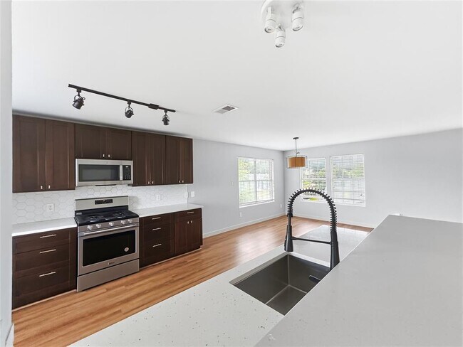 Photo - 5700 Glen Meadow Dr