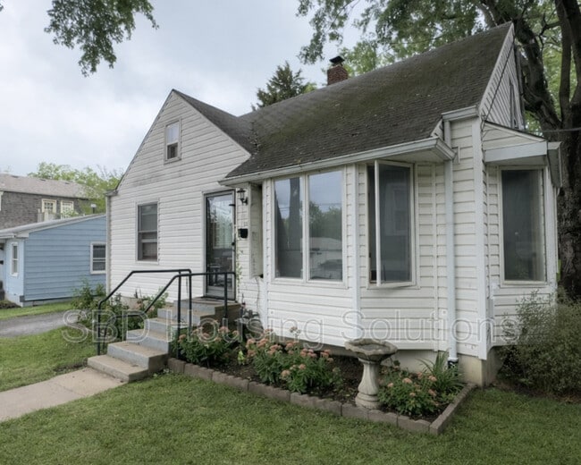 Building Photo - 1335 N Osage St