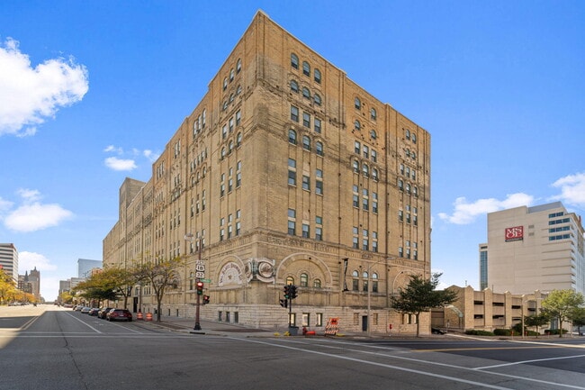 Building Photo - 270 E Highland Ave Rental