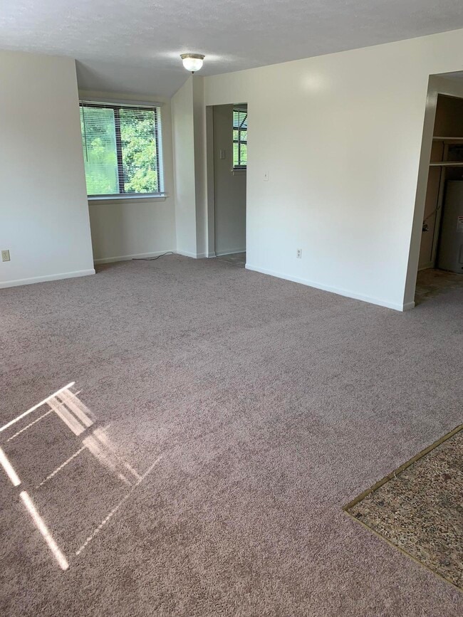 Photo - 460 Lenney Dr Unit 4