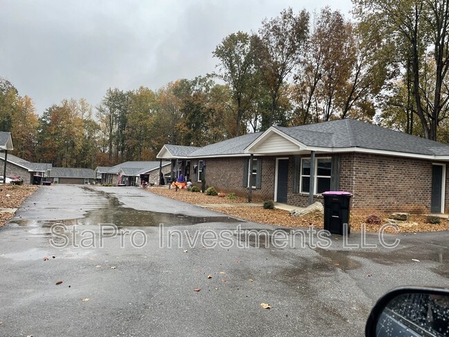 Building Photo - 69 McMurtry Rd Unit 3B Rental