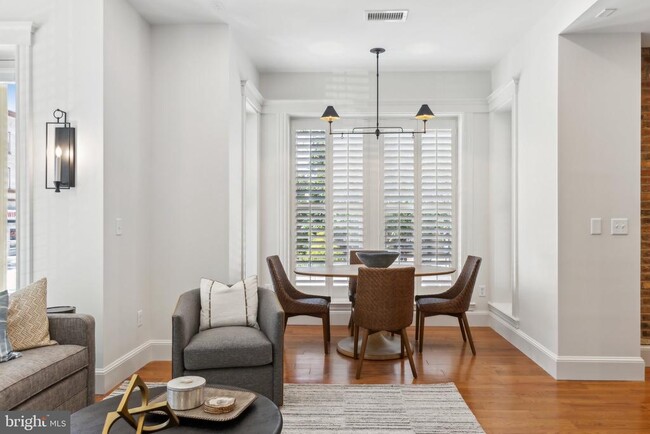 Photo - 1641 R St NW Unit 301