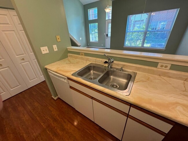 Photo - 8 Saint Regis Ct