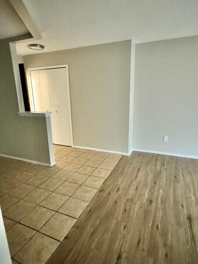 Photo - Salem Apartments