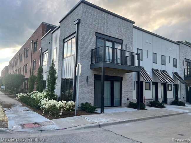 Building Photo - 105 Laurel Ct Unit D