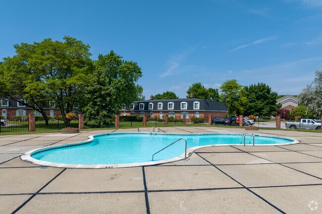 Continental Plaza Apartments