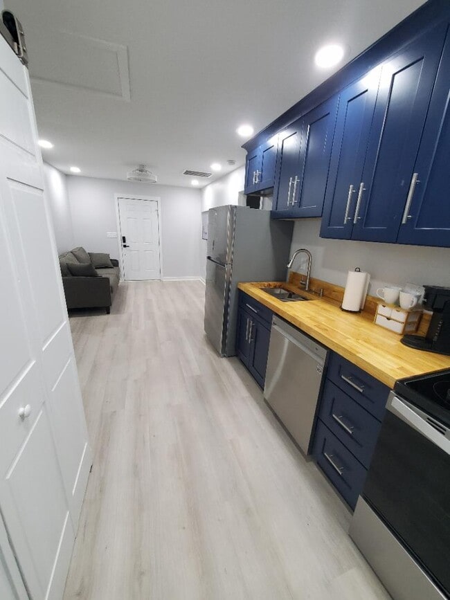 Photo - 294 Quick St