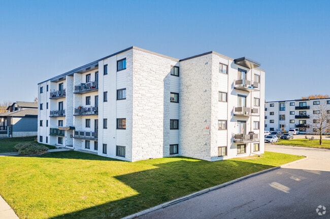 Building Photo - 195-210 5th Ave