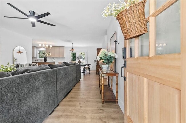 Photo - 2667 Tammi Ln