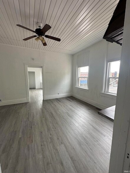 Photo - 104 W Michigan St