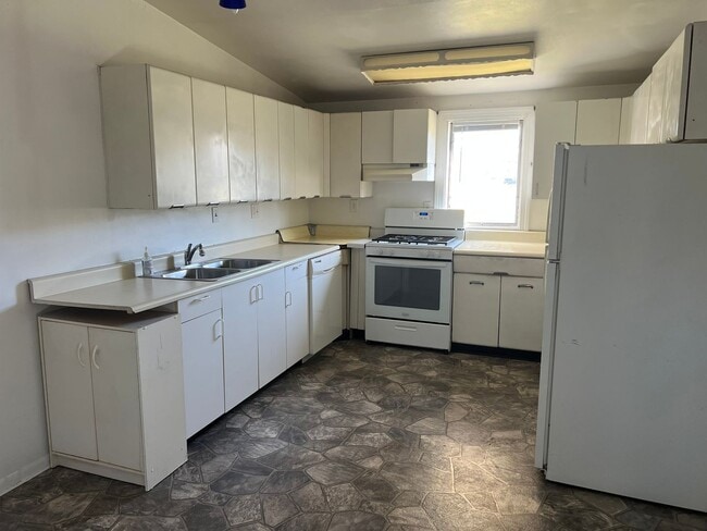 Photo - 211 Anne St Unit 2