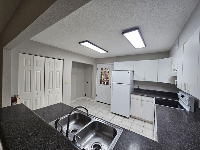 Photo - 6832 Hunt St Unidad C