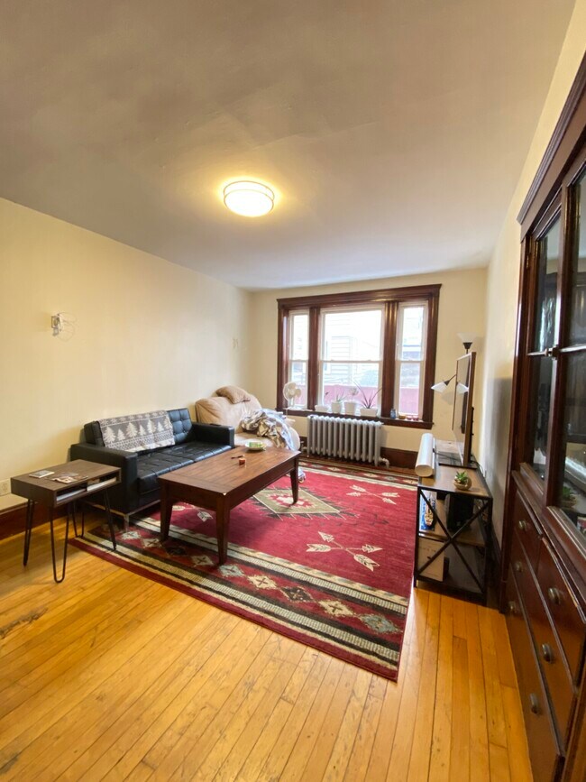 9 Fairfield St Unit 1L