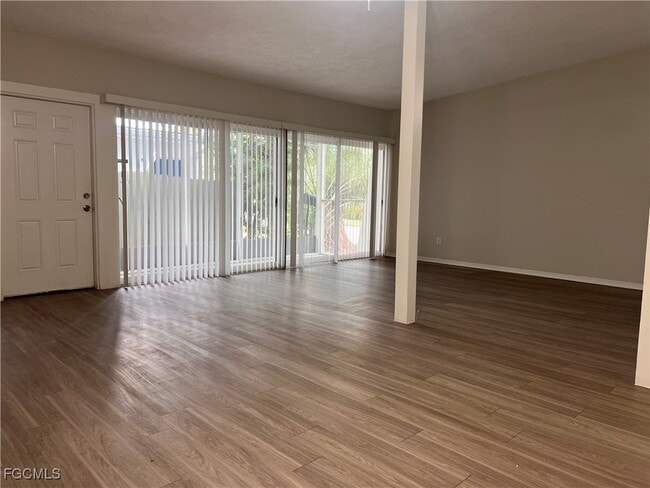 Photo - 535 Monterey Blvd NE