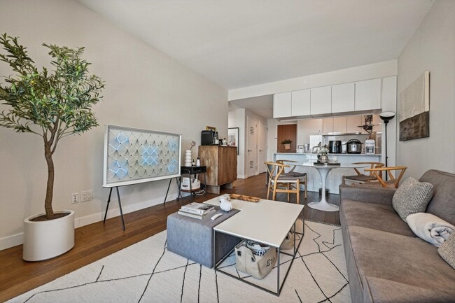 Photo - 99 Hudson St Unit 1912