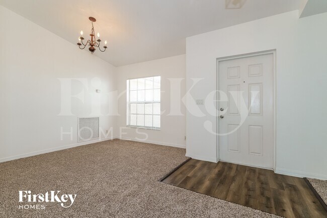 Photo - 2831 SE Hutchings Ave