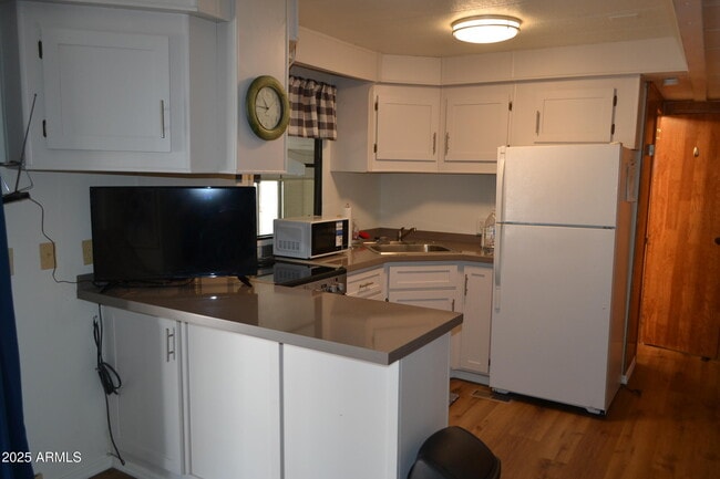 Photo - 1371 West St