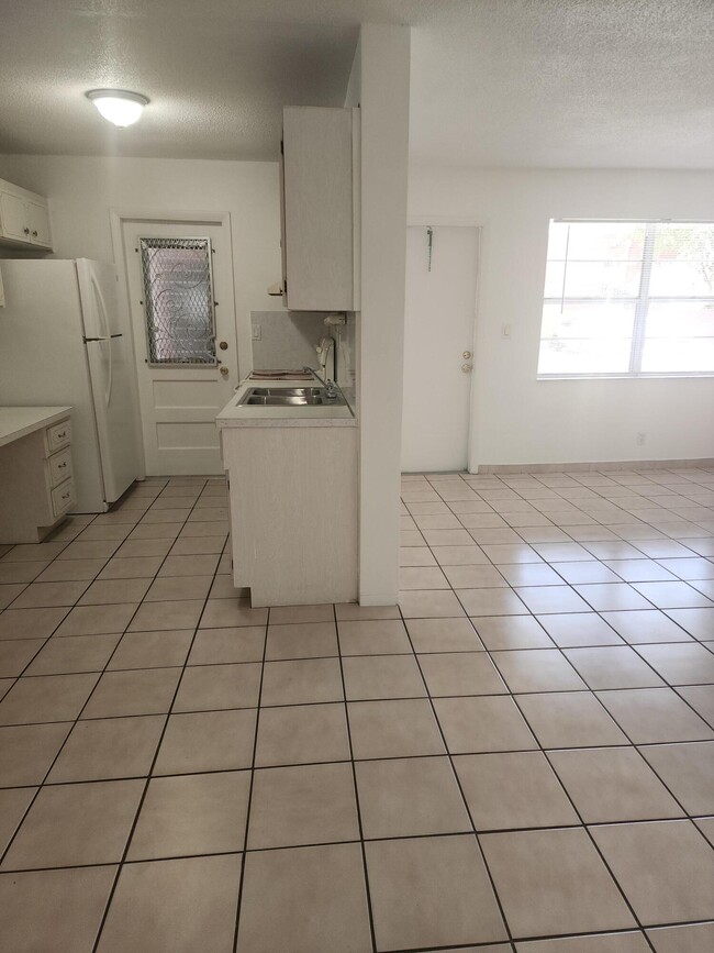 Photo - 1007 N 19th Ave Unit 4