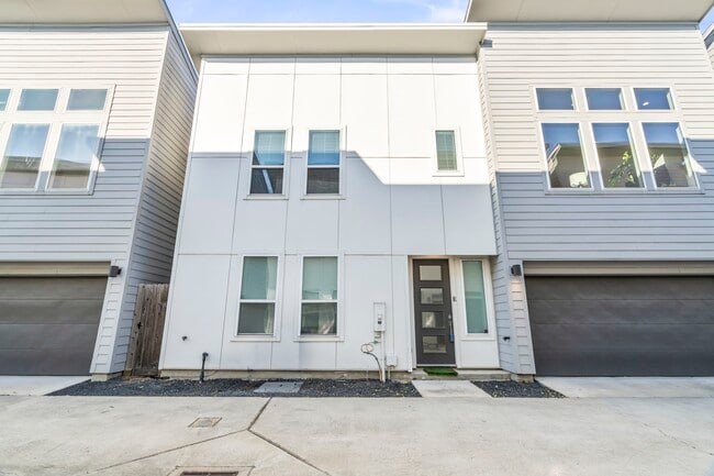 Photo - 2210 Lou Ellen Ln