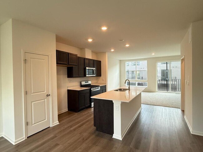 347 Summit Cir