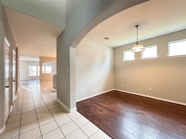 Photo - 1323 Maple Ace Dr