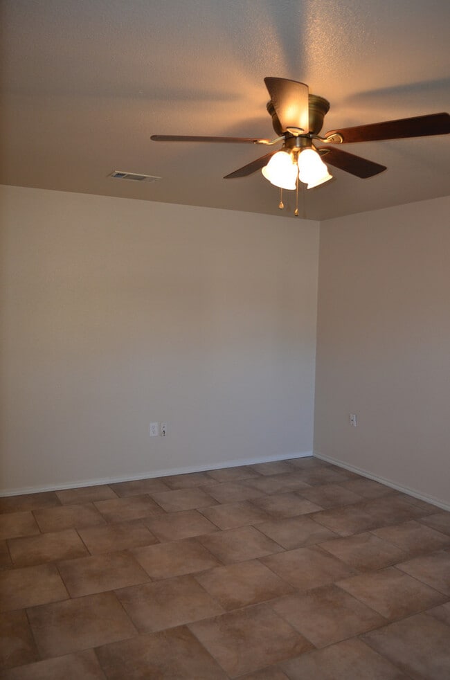 Photo - 1710 Ute Trail Unidad B - STILL OCCUPIED BY RESIDENT