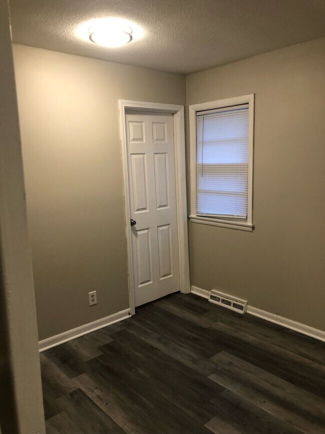 Photo - 7923 Agnes Ave