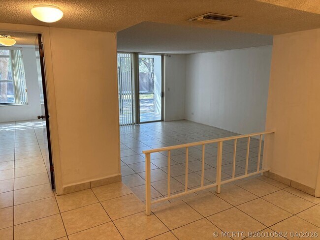 Photo - 3650 Inverrary Dr Unit 1k