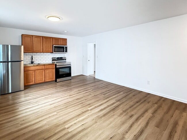 Photo - 4332 Albany Post Rd