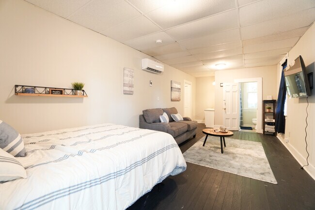 Photo - 1911 High St Unit B