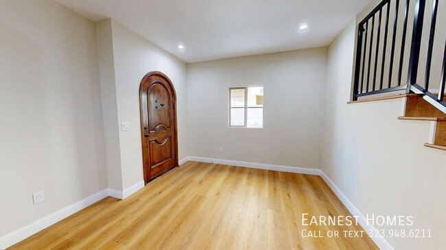Photo - 310 N 3rd St Unidad A