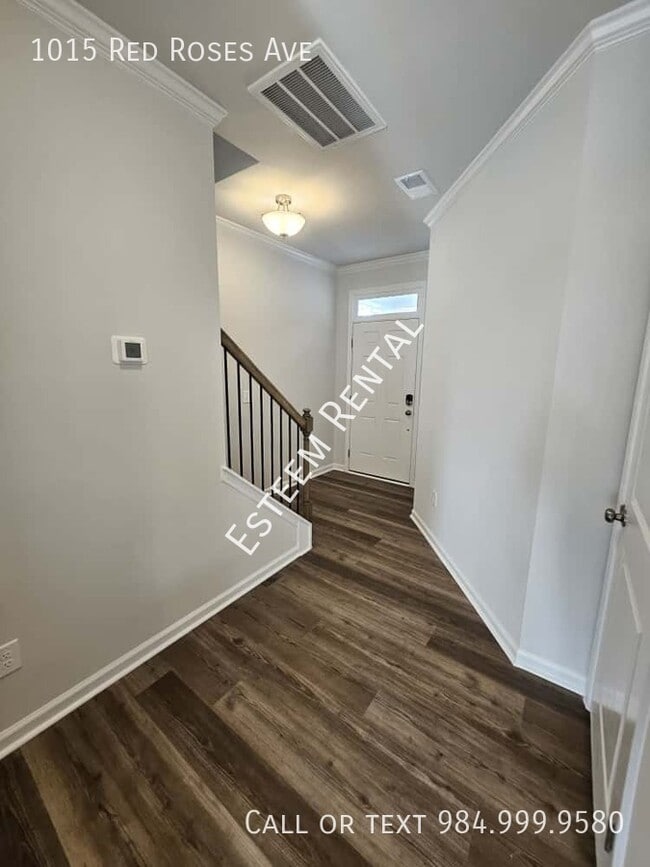 Photo - 1015 Red Roses Ave