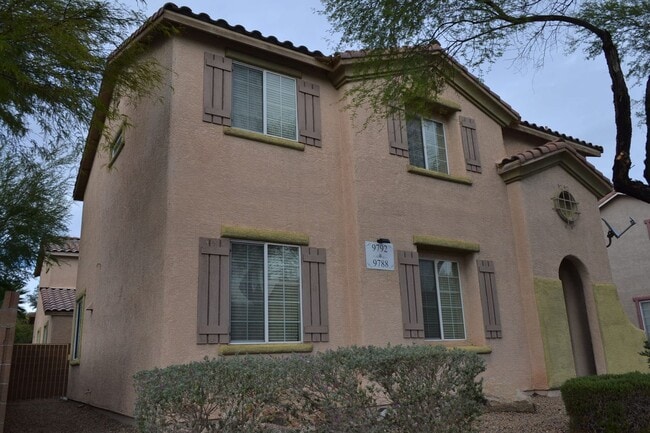 Building Photo - SW - 3 BEDROOMS PLUS LOFT SPACE