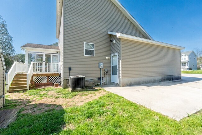 2247 Pike Dr
