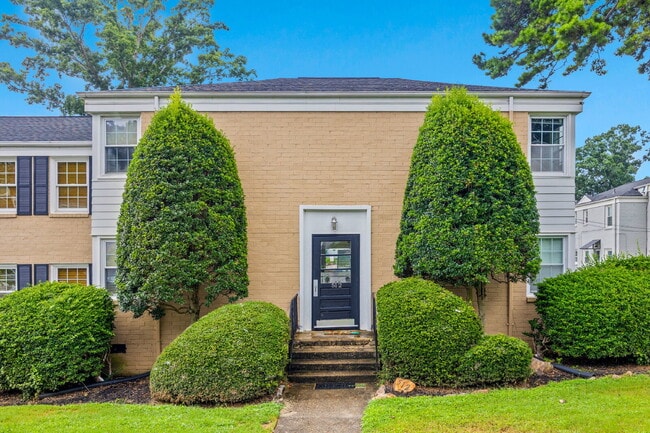Building Photo - 512 Wakefield Dr Unit Apartment A