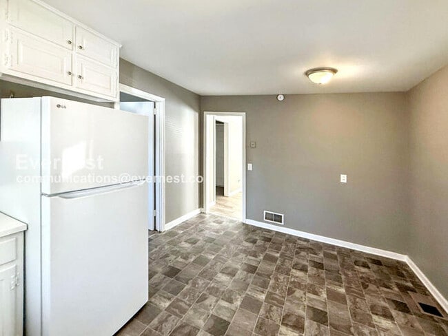 Photo - 937 Hickory Dr