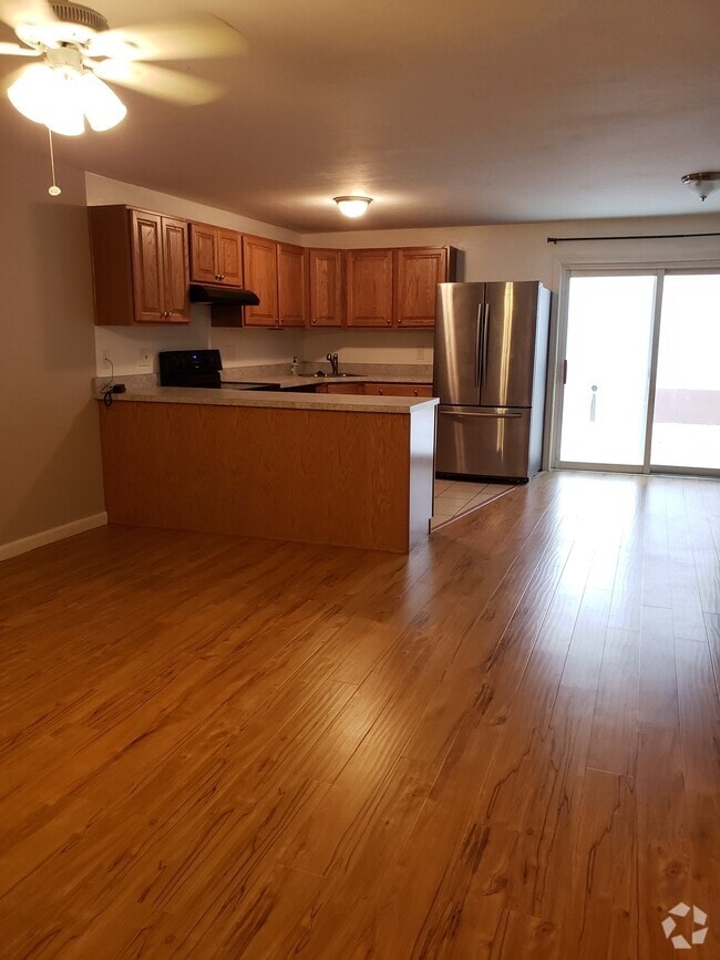 Building Photo - 71 Edgeworth St Unit 5 Rental