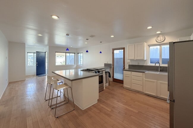 Photo - 3 bedrooms & 2 bathrooms |Duplex | Oxnard | Silverstrand Beach| Unfurnished