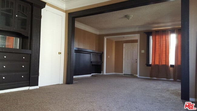 Photo - 4240 Denker Ave