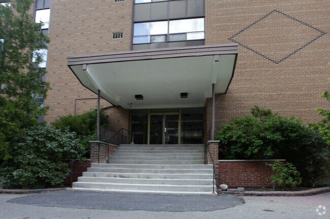 Photo - Clairmount Apartments